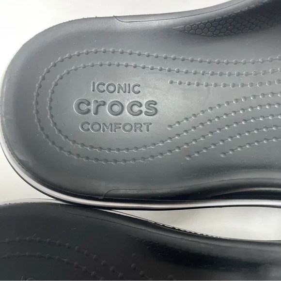 CROCS Flip Flops Mens 9 Womens 11 Black/White Bayaband Logo ligheweight comfy - Picture 4 of 9